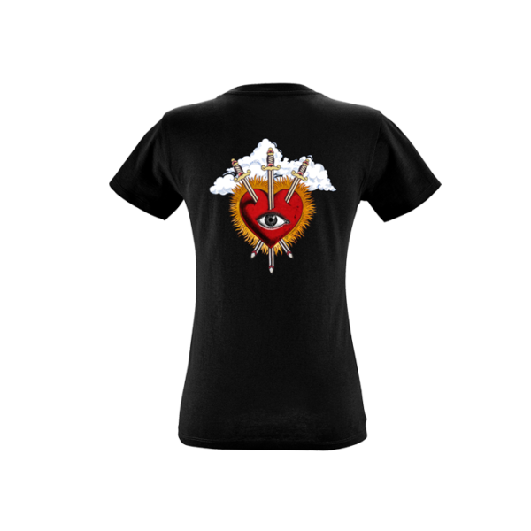 camiseta corazon y espadas negra