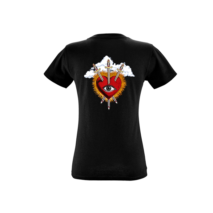 camiseta corazon y espadas negra